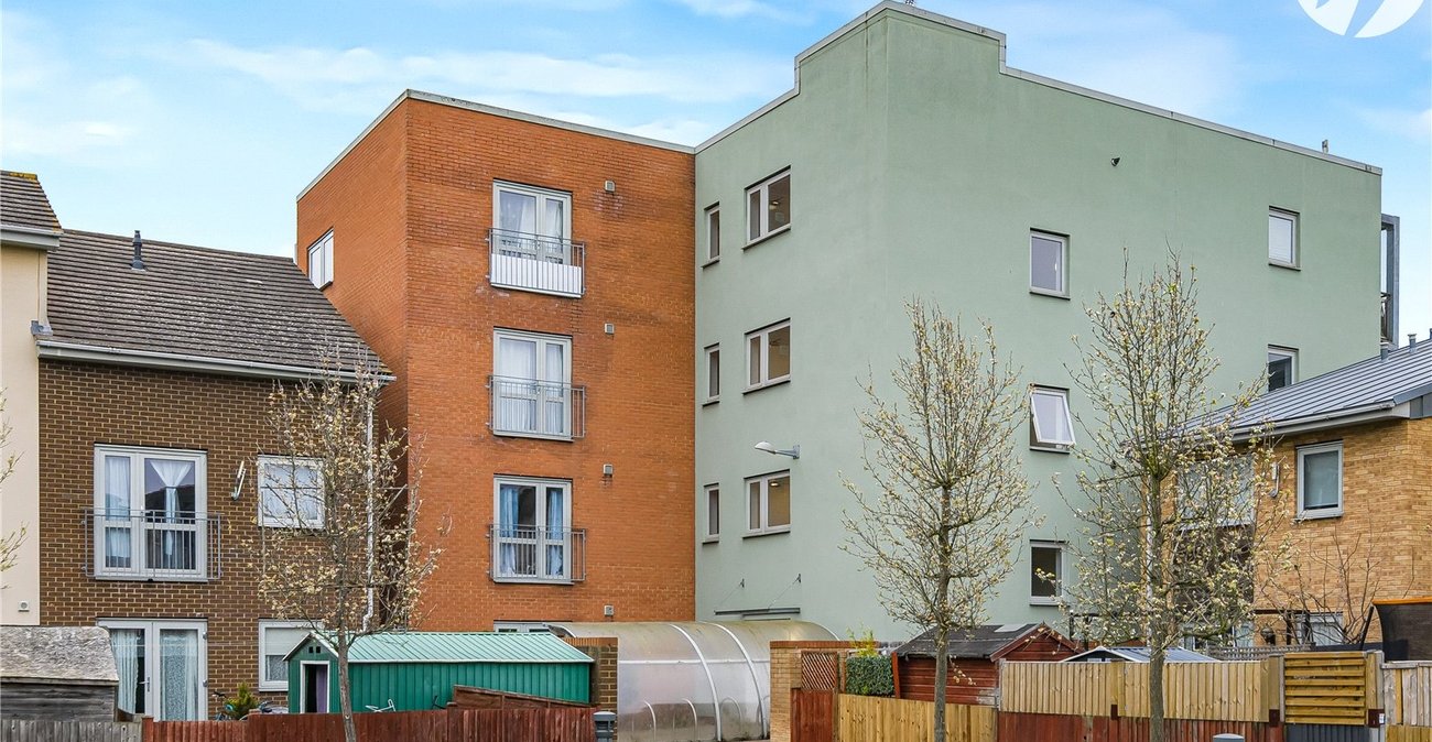 2 bedroom property for sale in Dartford | Robinson Jackson