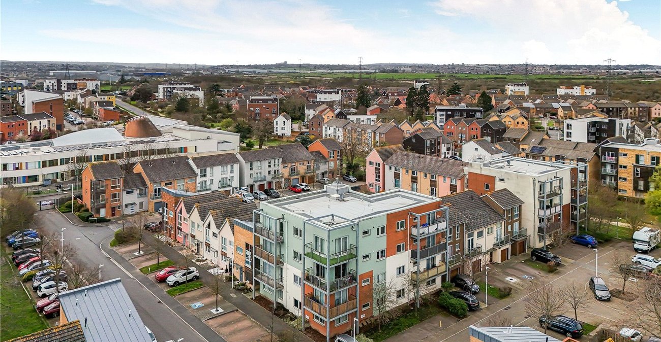 2 bedroom property for sale in Dartford | Robinson Jackson