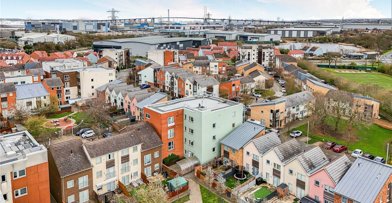 2 bedroom property for sale in Dartford | Robinson Jackson