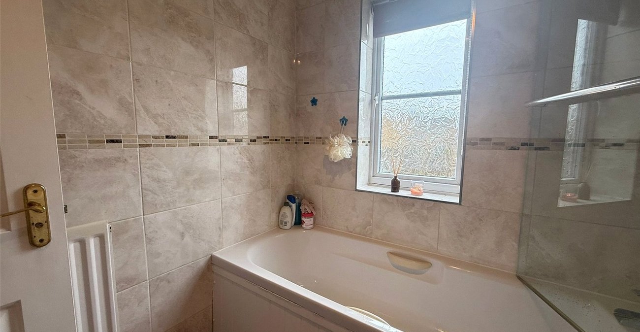 4 bedroom house for sale in Gravesend | Robinson Michael & Jackson