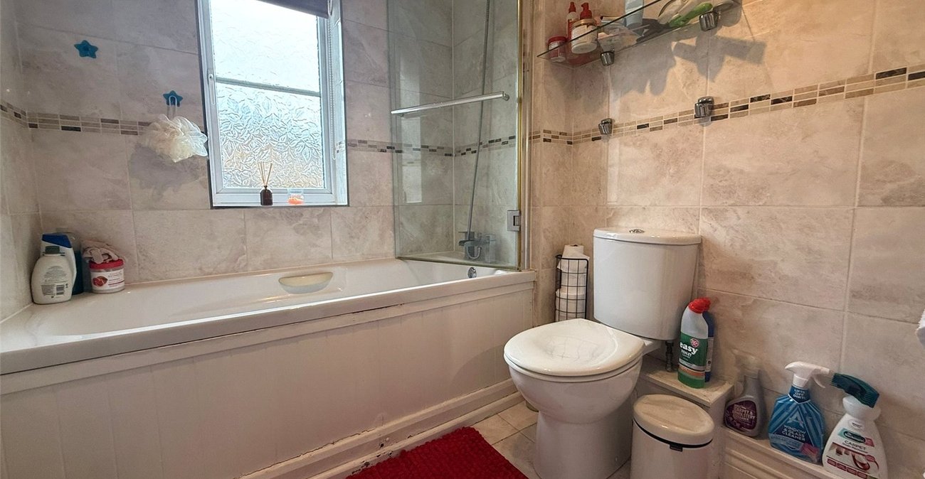 4 bedroom house for sale in Gravesend | Robinson Michael & Jackson