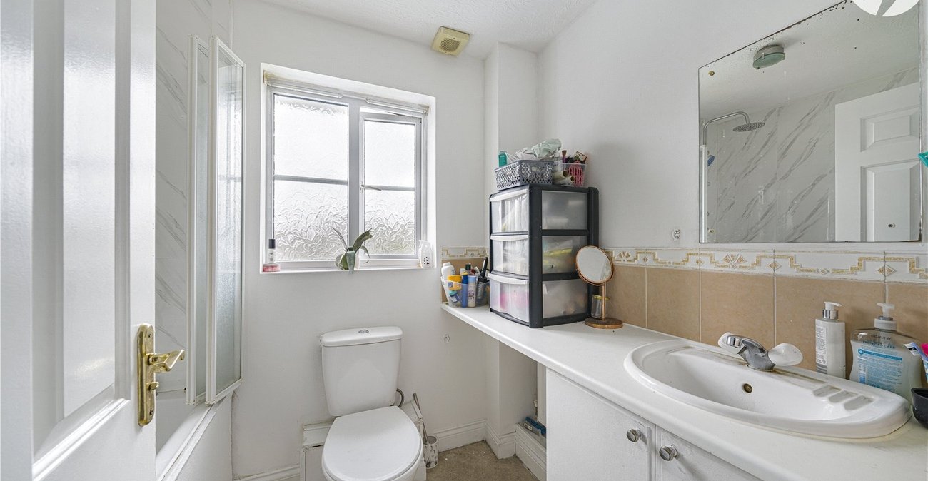 4 bedroom house for sale in Gravesend | Robinson Michael & Jackson