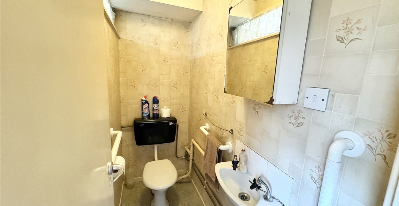 3 bedroom property for sale in Thamesmead | Robinson Jackson