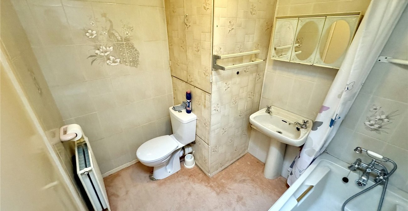 3 bedroom property for sale in Thamesmead | Robinson Jackson