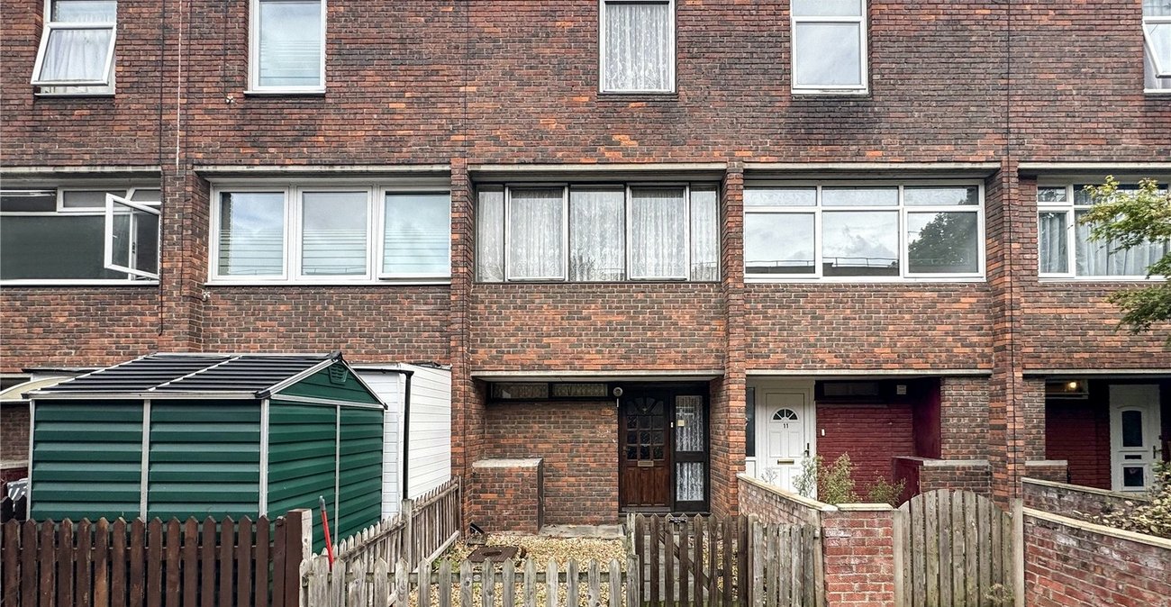 3 bedroom property for sale in Thamesmead | Robinson Jackson