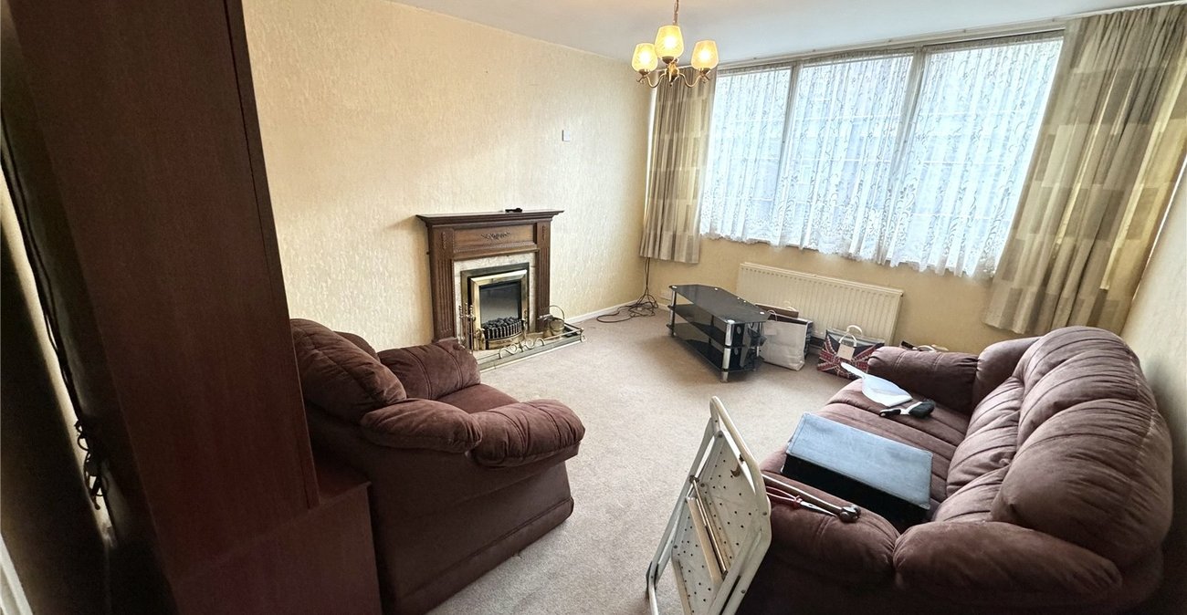 3 bedroom property for sale in Thamesmead | Robinson Jackson