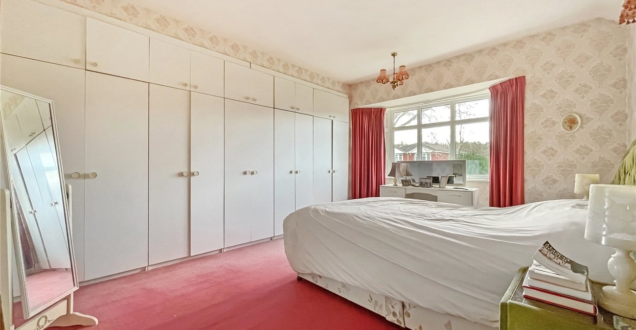 5 bedroom house for sale in Rainham | Robinson Michael & Jackson