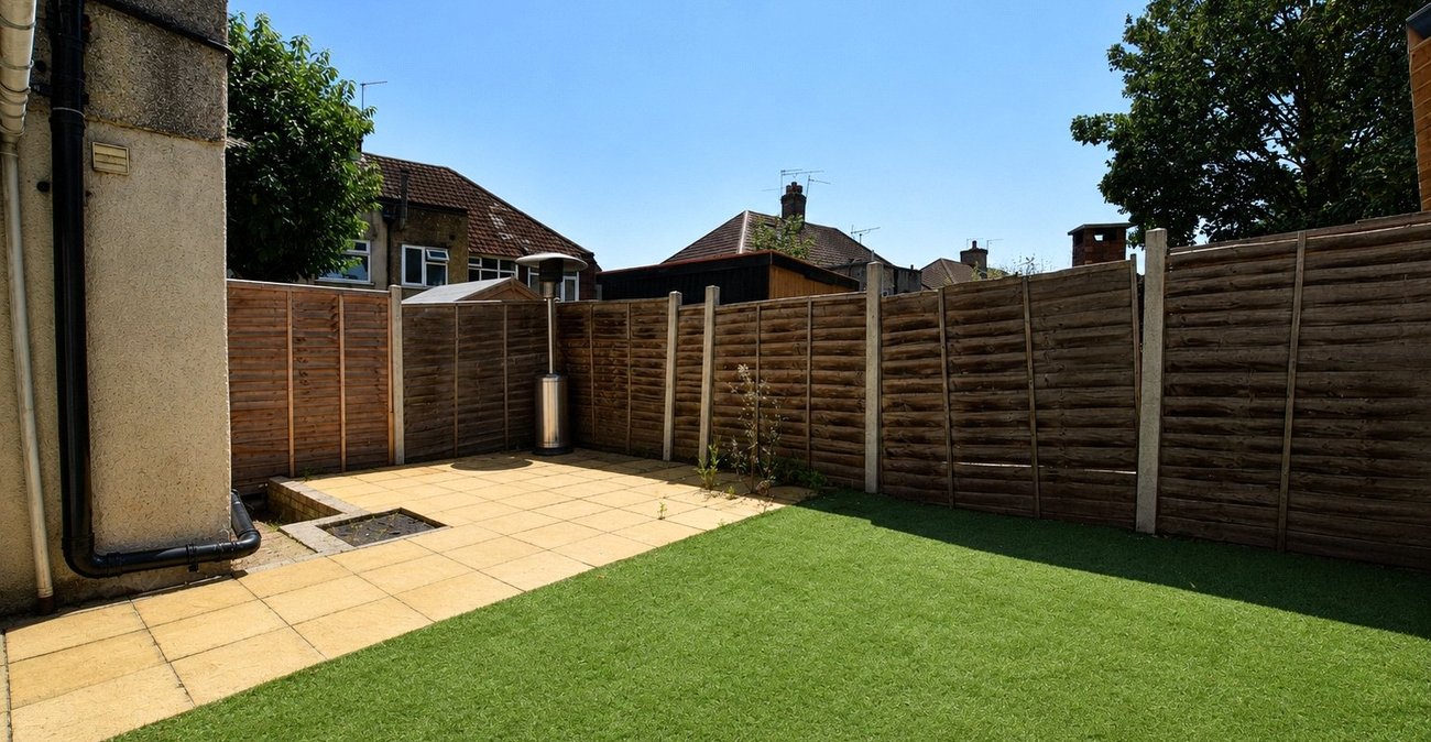 2 bedroom property for sale in Bexleyheath | Robinson Jackson