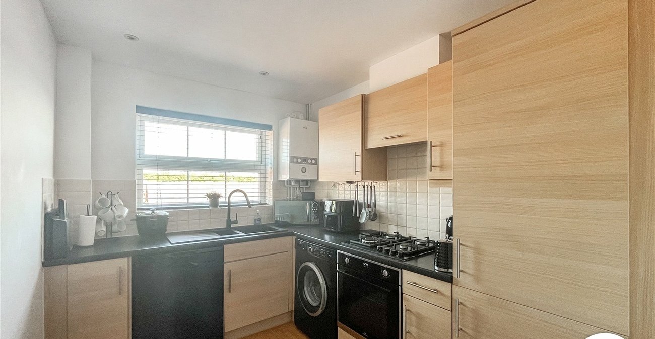 2 bedroom property for sale in Kemsley | Robinson Michael & Jackson