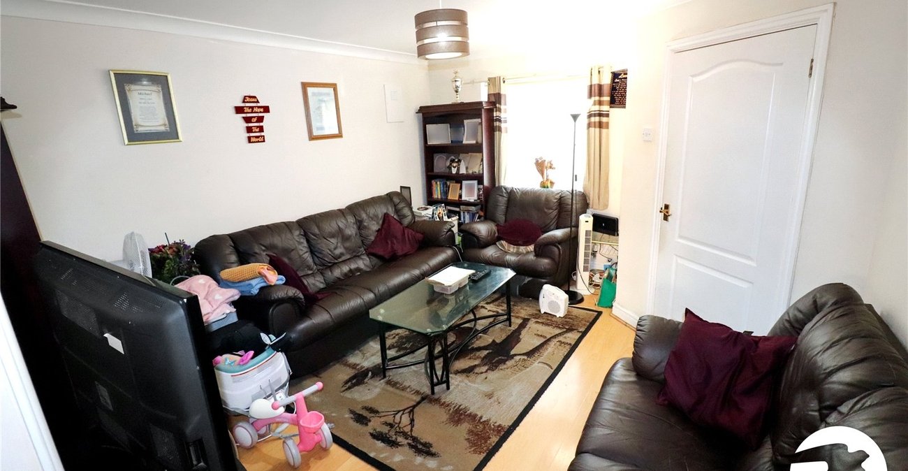 4 bedroom house for sale in London | Robinson Jackson