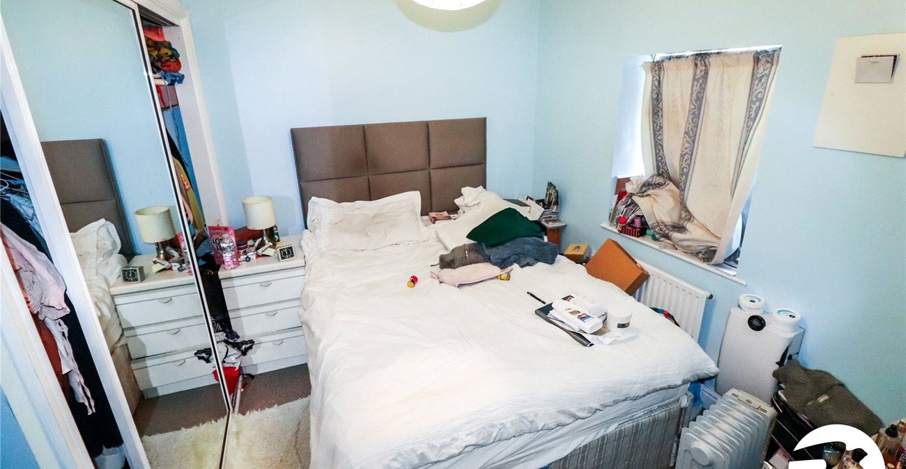 4 bedroom house for sale in London | Robinson Jackson