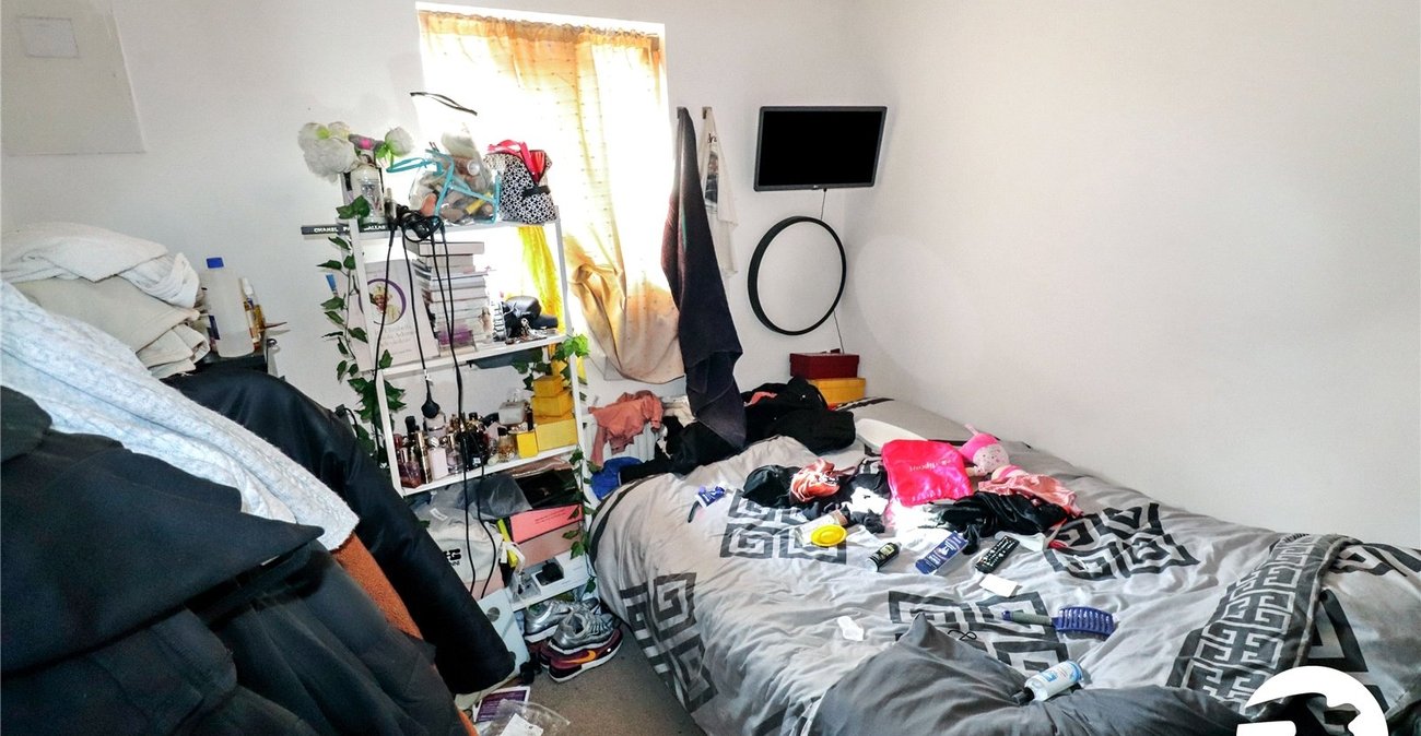 4 bedroom house for sale in London | Robinson Jackson