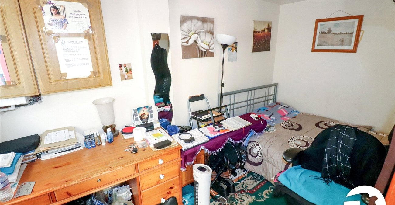 4 bedroom house for sale in London | Robinson Jackson