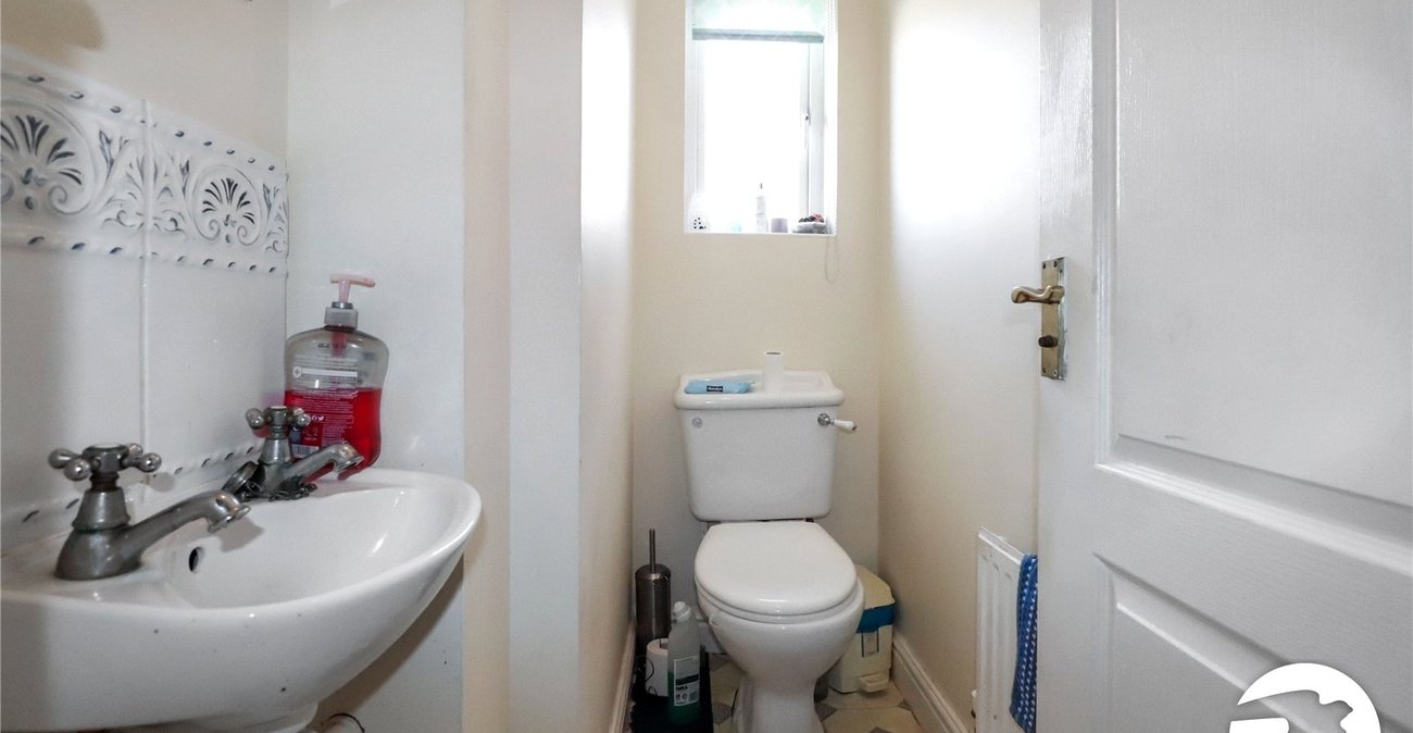 4 bedroom house for sale in London | Robinson Jackson