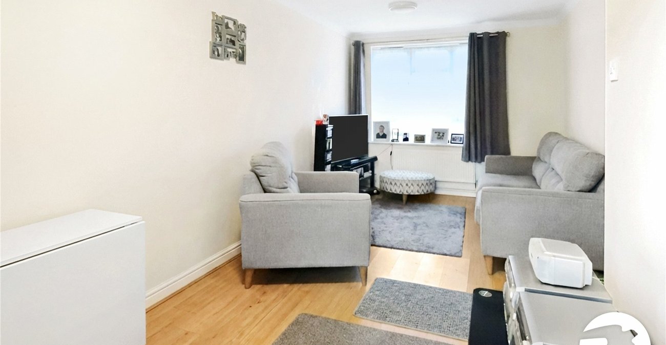 2 bedroom property for sale in Hurst Lane | Robinson Jackson