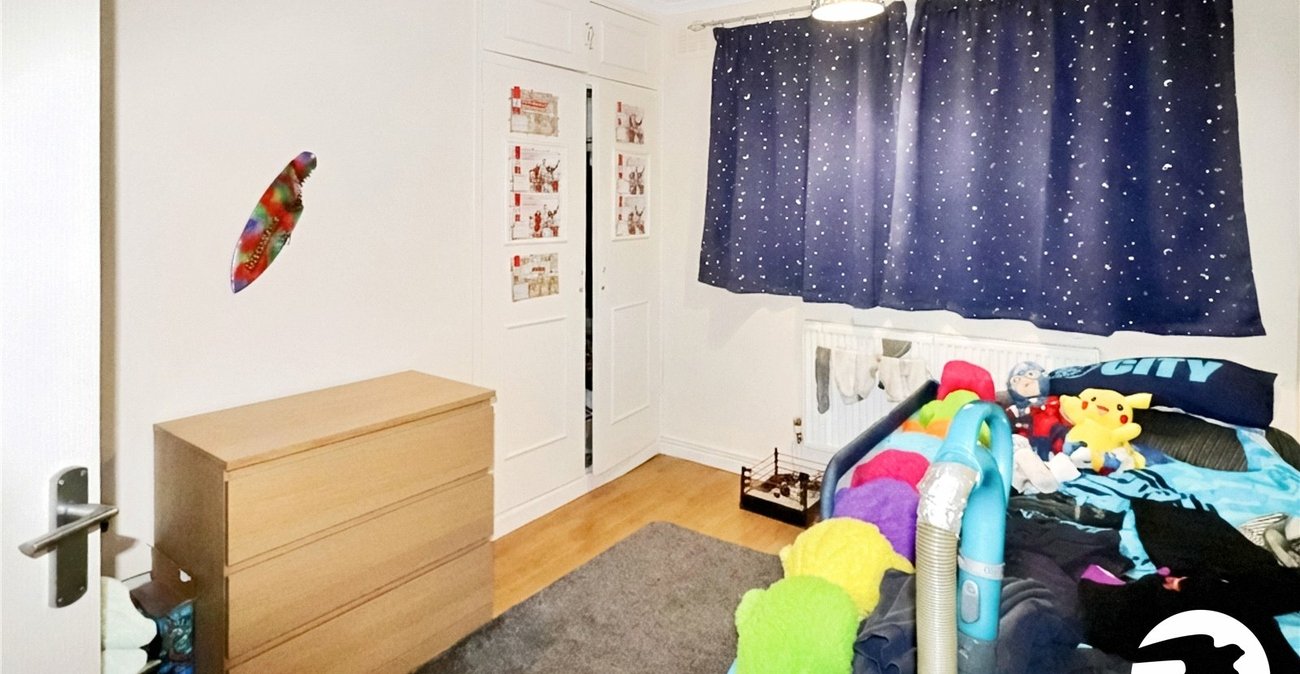 2 bedroom property for sale in Hurst Lane | Robinson Jackson