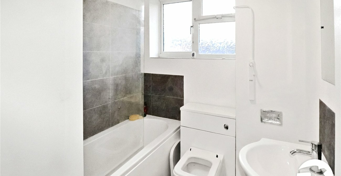 2 bedroom property for sale in Hurst Lane | Robinson Jackson