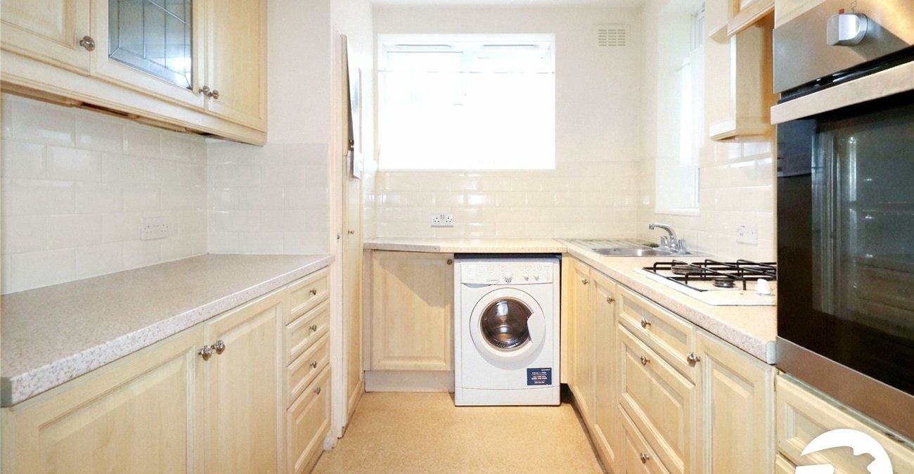 2 bedroom property for sale in Hurst Lane | Robinson Jackson
