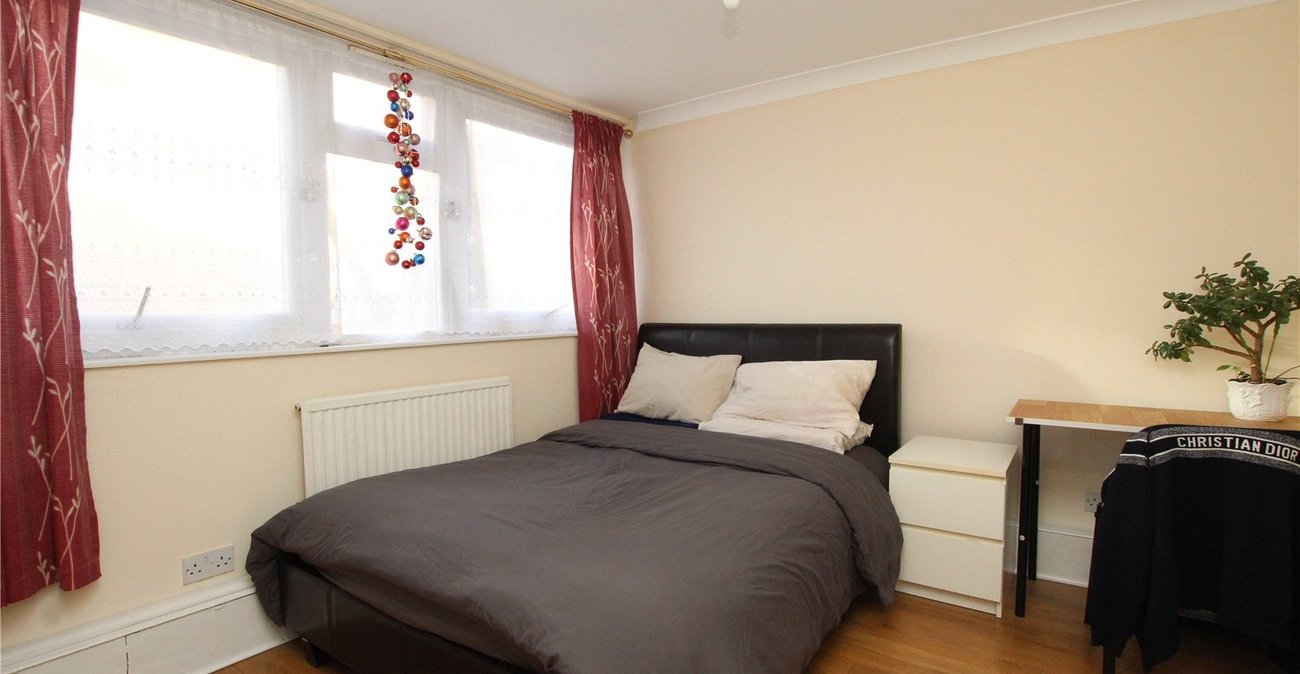 3 bedroom property for sale in Shooters Hill | Robinson Jackson