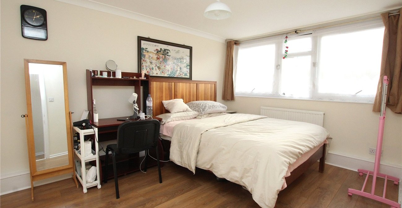 3 bedroom property for sale in Shooters Hill | Robinson Jackson