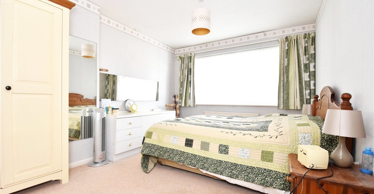 3 bedroom house for sale in Hextable | Robinson Jackson
