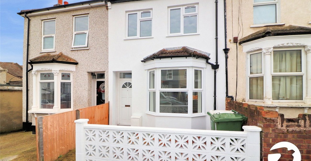 3 bedroom house for sale in Erith | Robinson Jackson