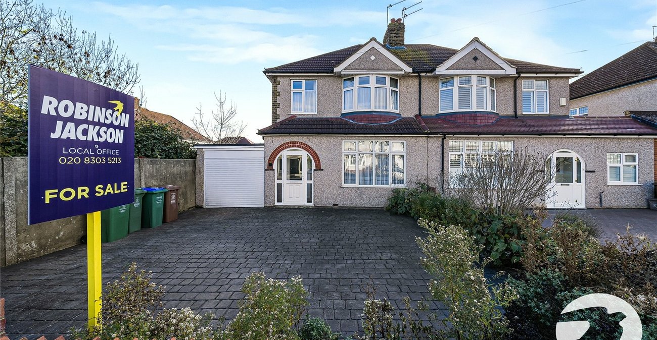 4 bedroom house for sale in Welling | Robinson Jackson