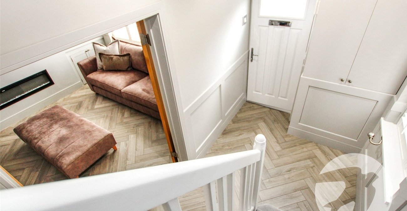 3 bedroom house for sale in London | Robinson Jackson