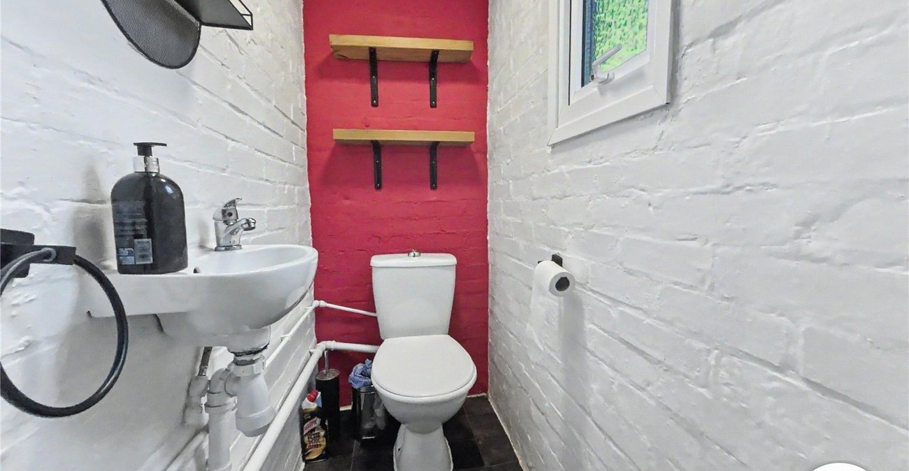 3 bedroom house for sale in Sidcup | Robinson Jackson