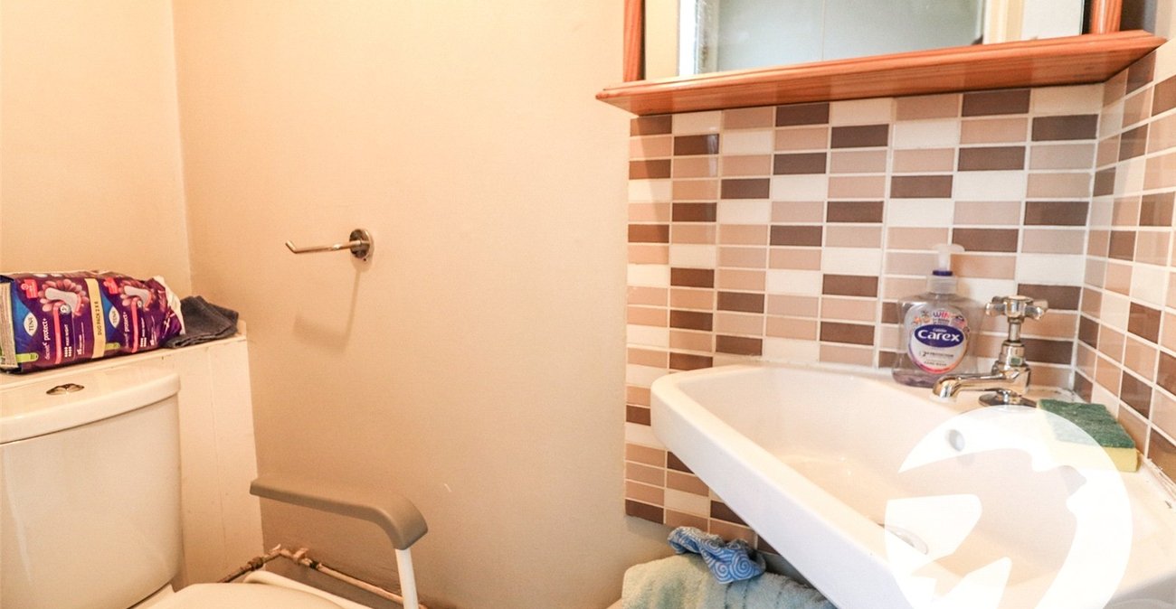 3 bedroom house for sale in Erith | Robinson Jackson