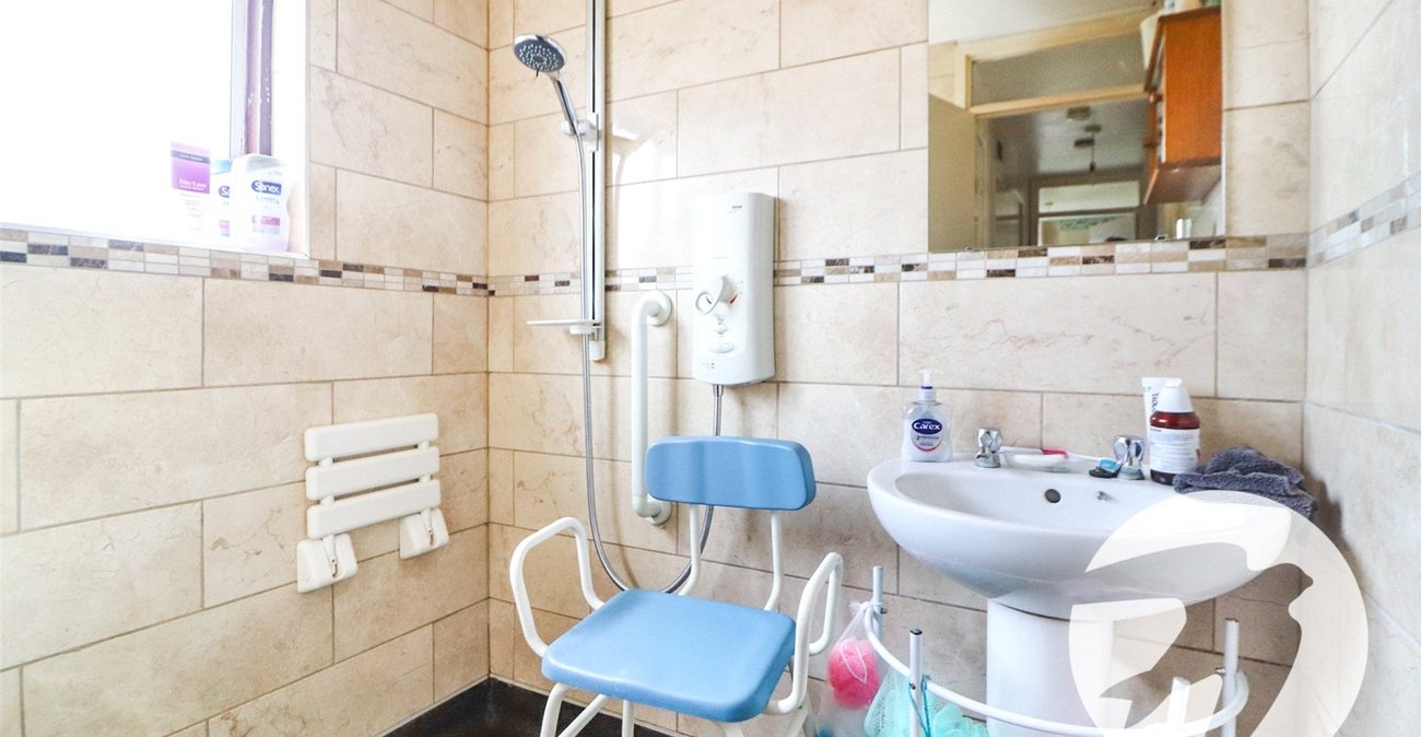 3 bedroom house for sale in Erith | Robinson Jackson