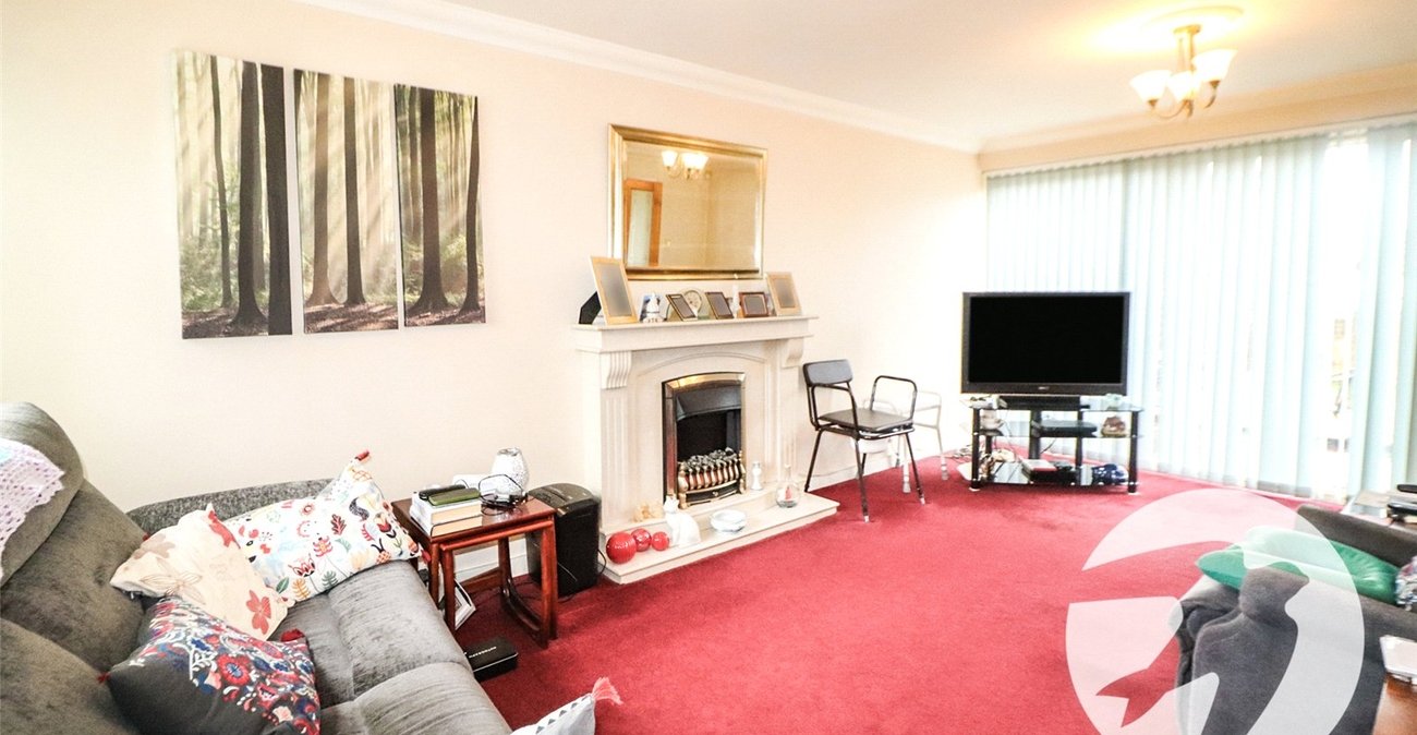 3 bedroom house for sale in Erith | Robinson Jackson