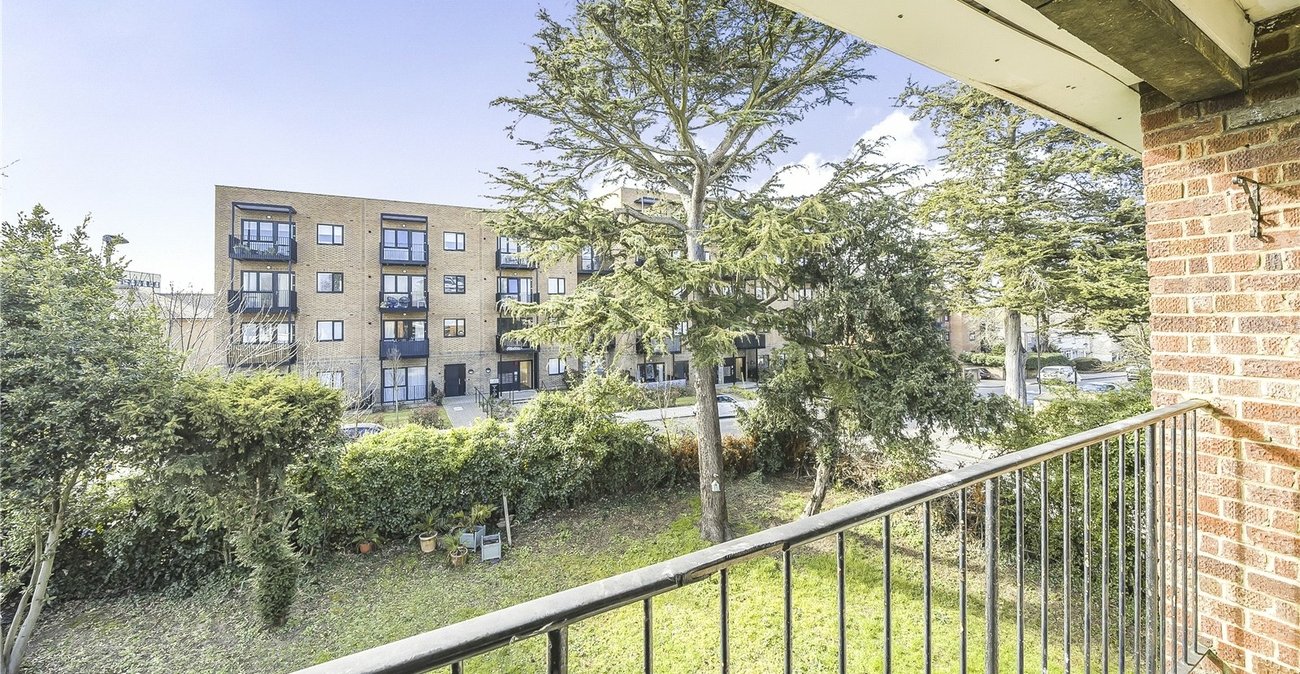 2 bedroom property for sale in  | Robinson Jackson