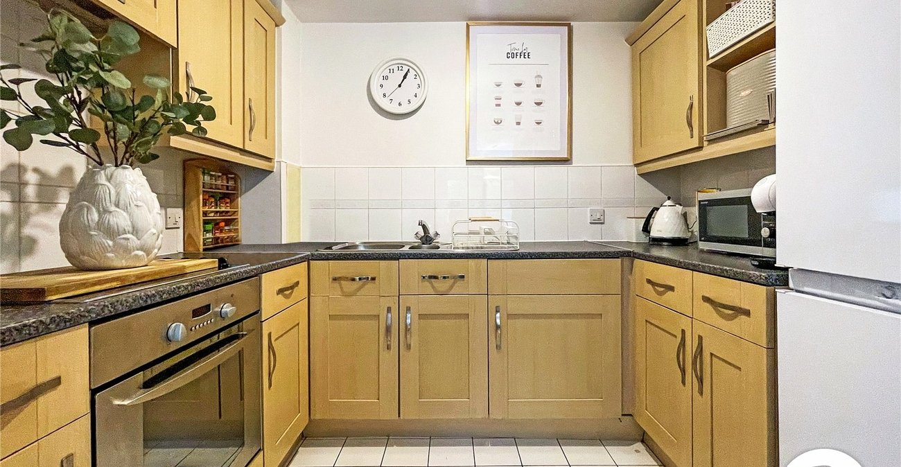 2 bedroom property for sale in Maidstone | Robinson Michael & Jackson