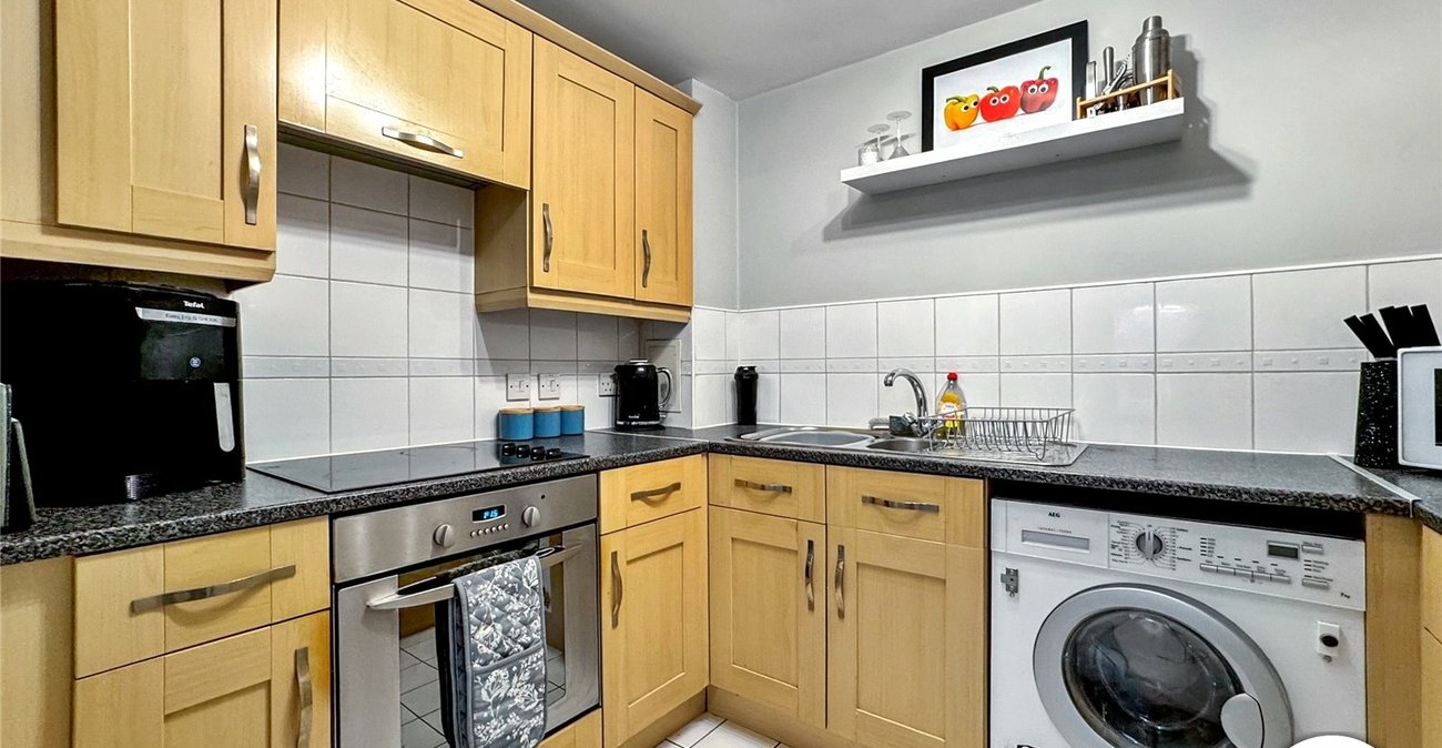 2 bedroom property for sale in Maidstone | Robinson Michael & Jackson