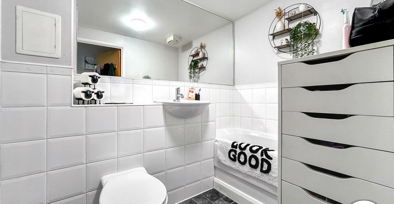 2 bedroom property for sale in Maidstone | Robinson Michael & Jackson