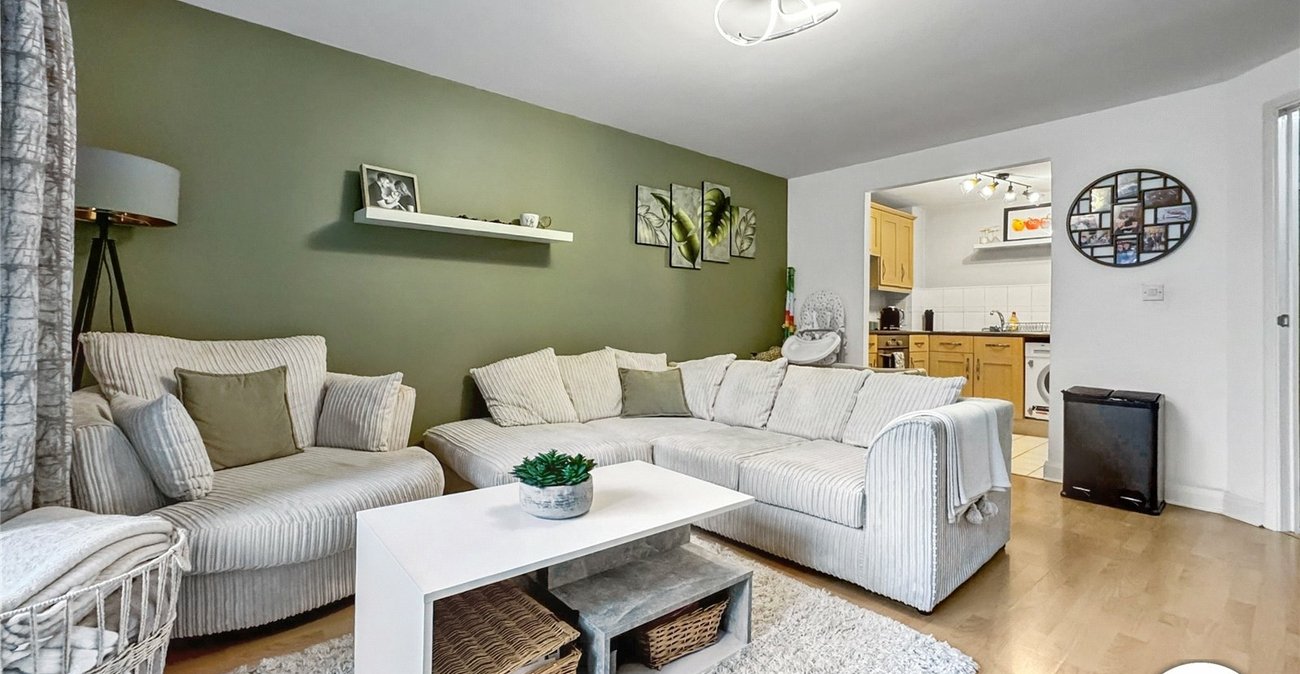 2 bedroom property for sale in Maidstone | Robinson Michael & Jackson