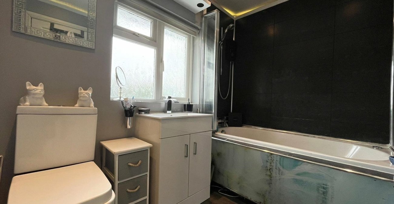 4 bedroom house for sale in Lordswood | Robinson Michael & Jackson