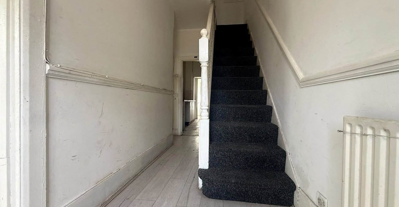 3 bedroom house for sale in Abbey Wood | Robinson Jackson