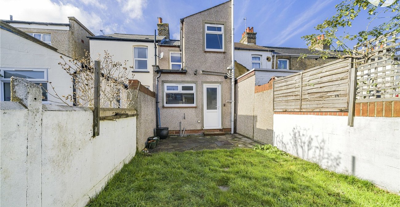 2 bedroom house for sale in Gravesend | Robinson Michael & Jackson