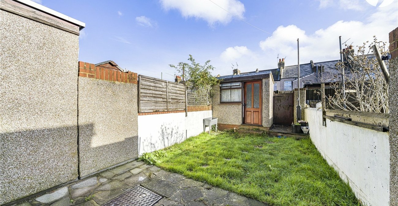 2 bedroom house for sale in Gravesend | Robinson Michael & Jackson