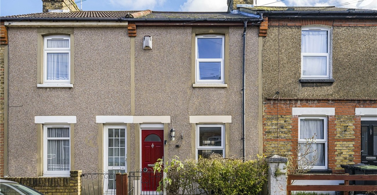 2 bedroom house for sale in Gravesend | Robinson Michael & Jackson