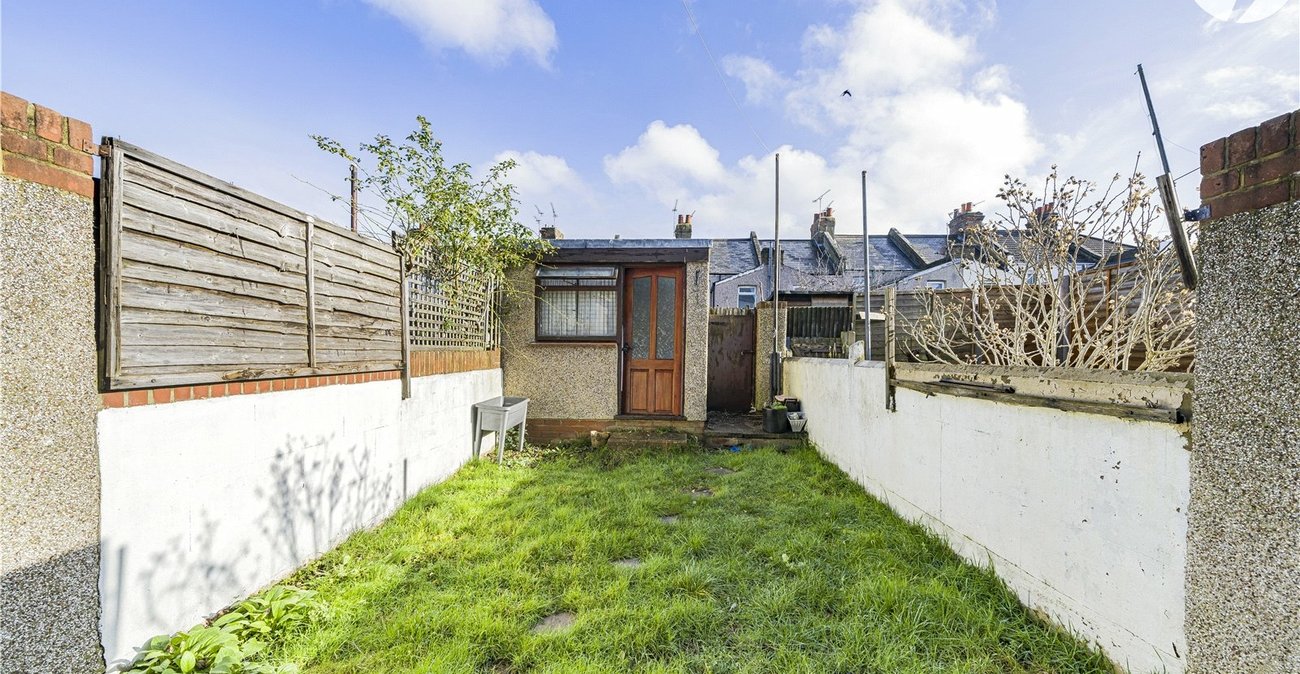 2 bedroom house for sale in Gravesend | Robinson Michael & Jackson