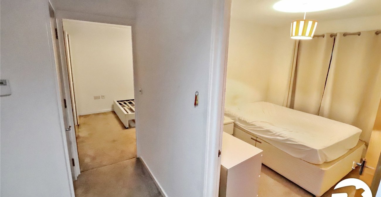 2 bedroom property for sale in London | Robinson Jackson