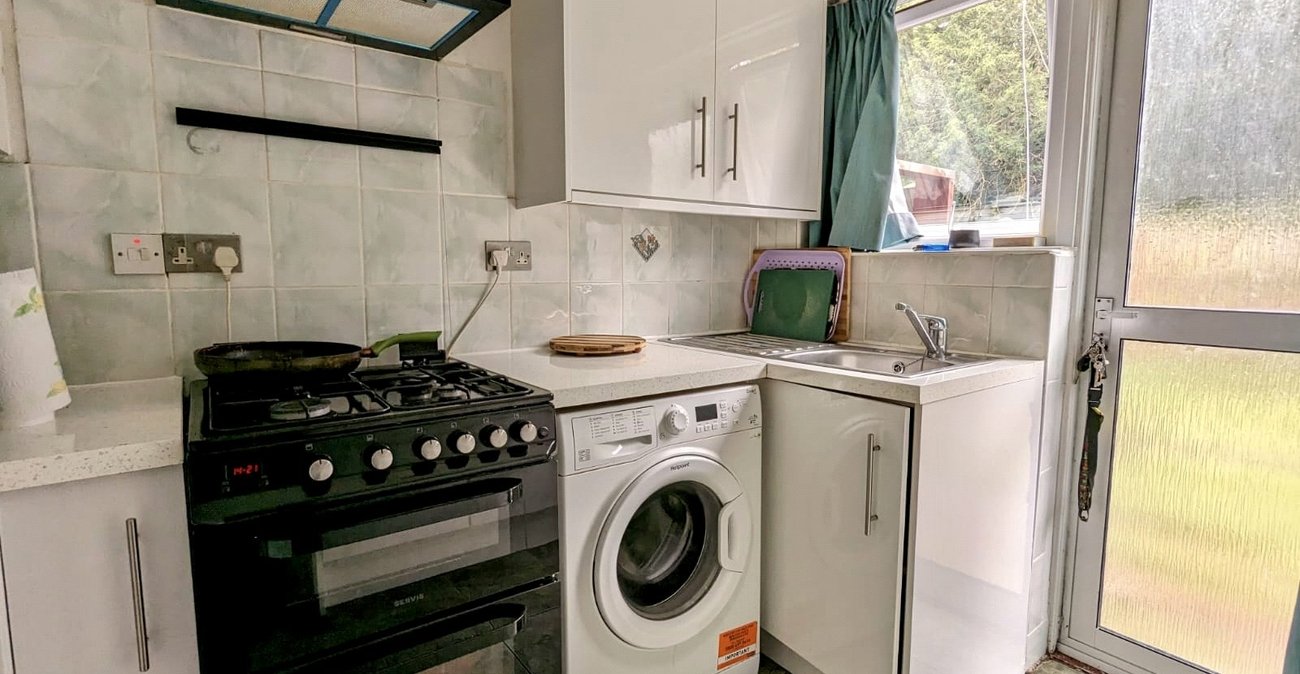 2 bedroom property for sale in London | Robinson Jackson