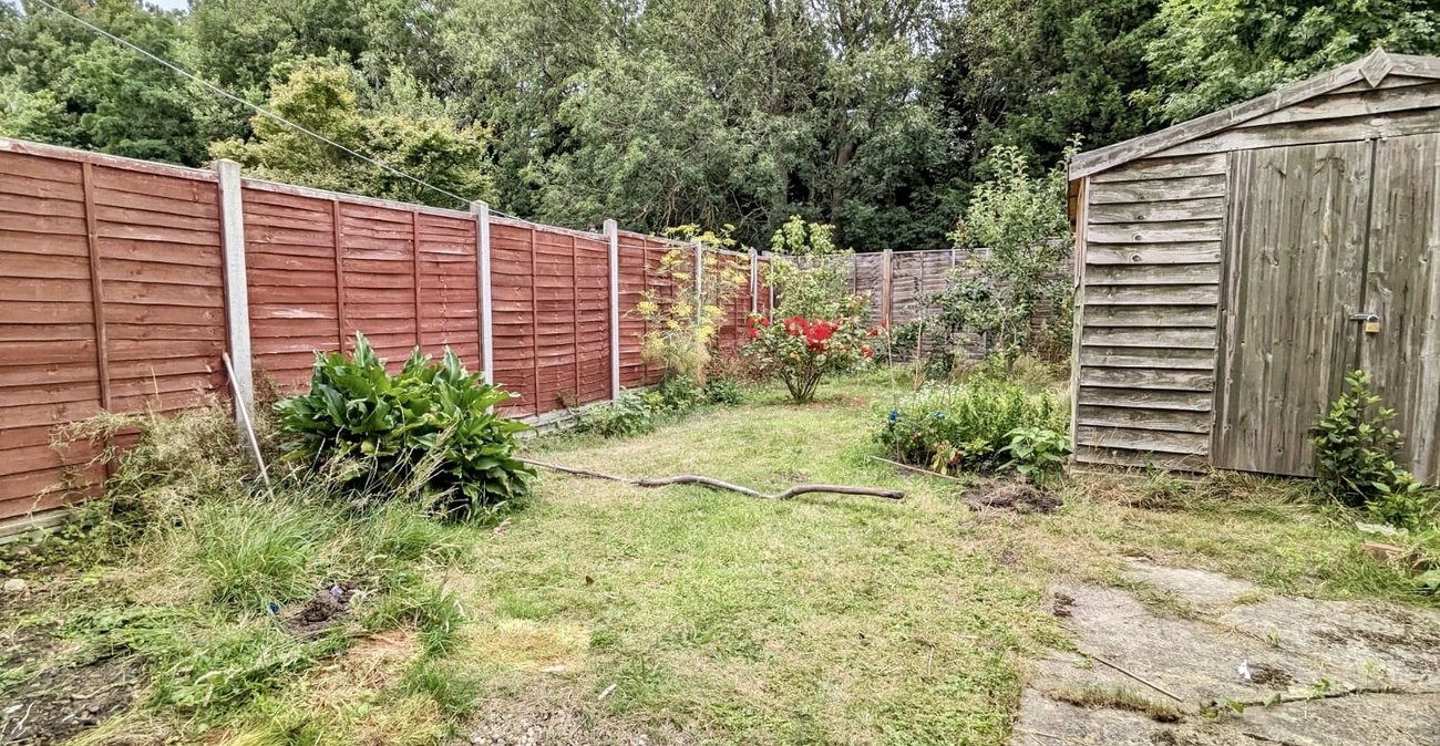 2 bedroom property for sale in London | Robinson Jackson