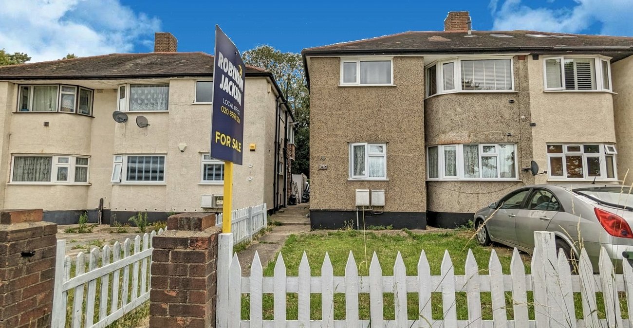 2 bedroom property for sale in London | Robinson Jackson