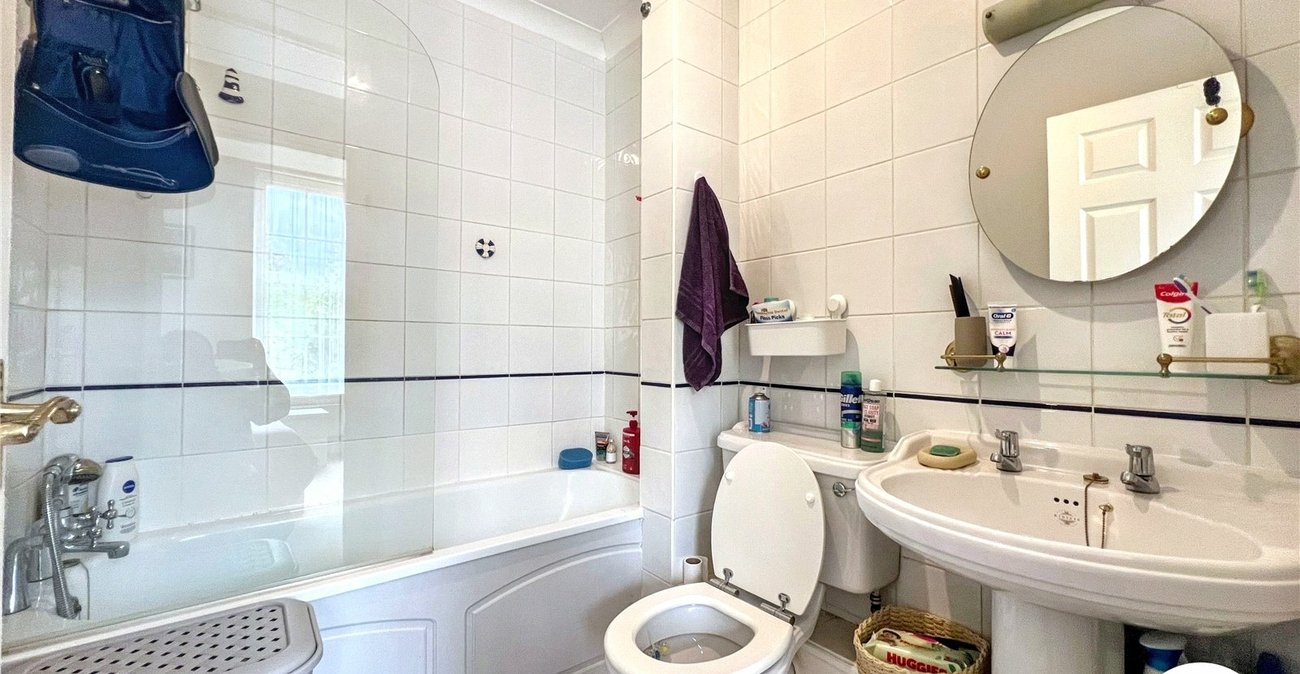 1 bedroom property for sale in 1-4 New Road Avenue | Robinson Michael & Jackson