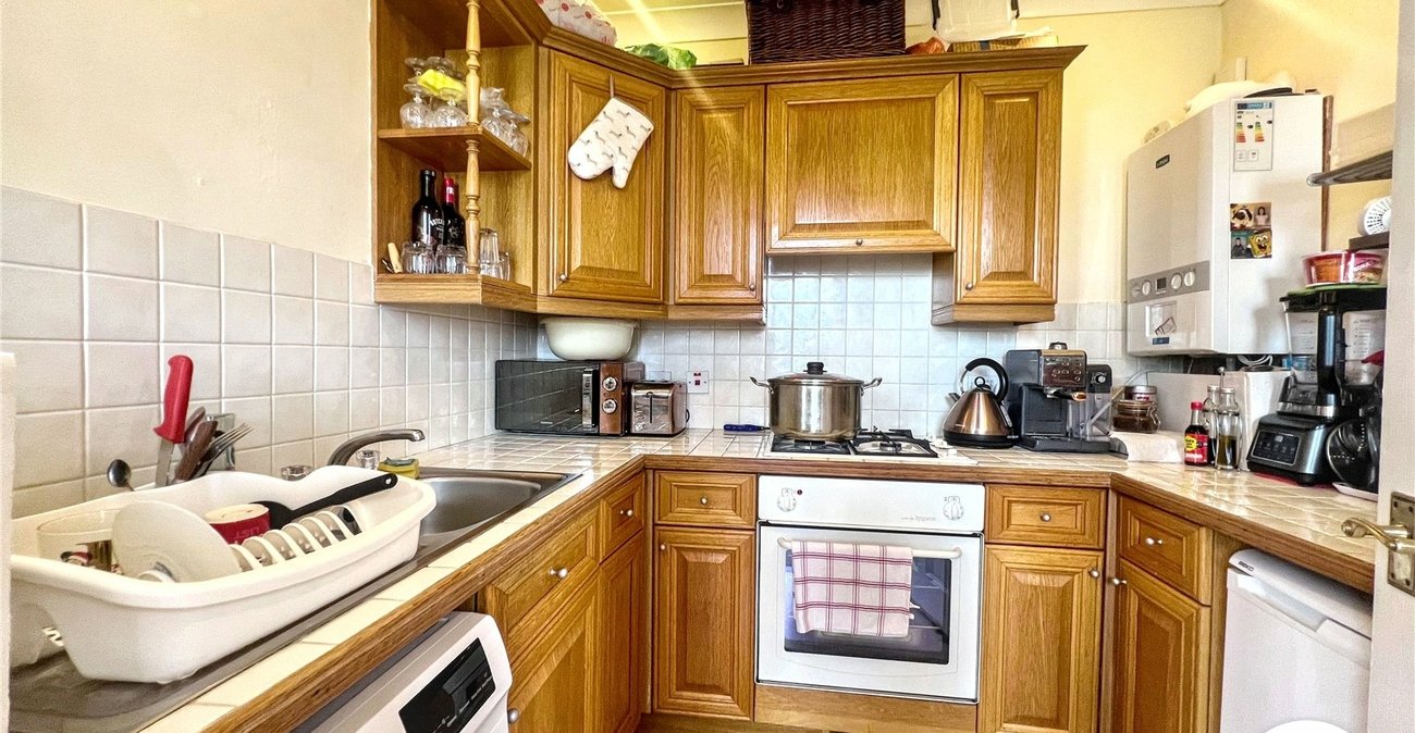 1 bedroom property for sale in 1-4 New Road Avenue | Robinson Michael & Jackson