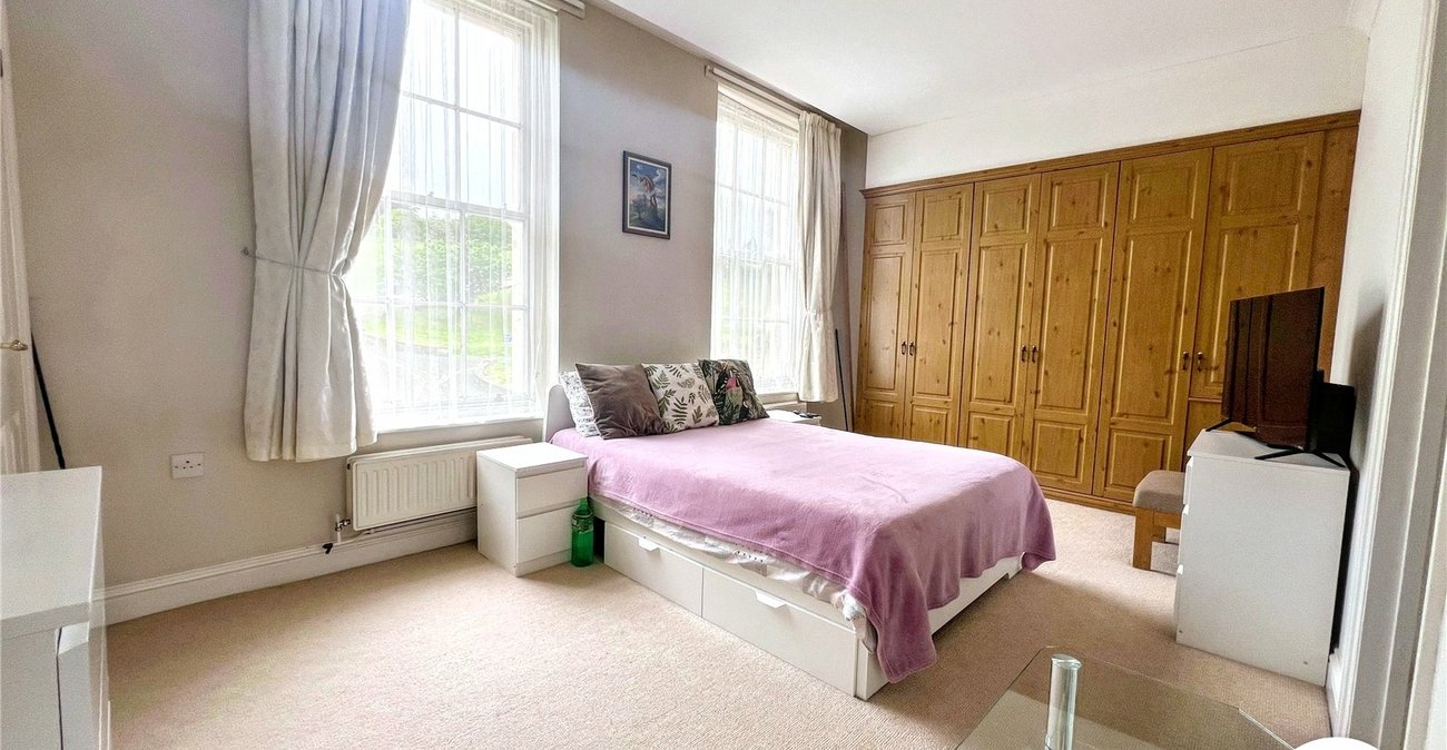 1 bedroom property for sale in 1-4 New Road Avenue | Robinson Michael & Jackson